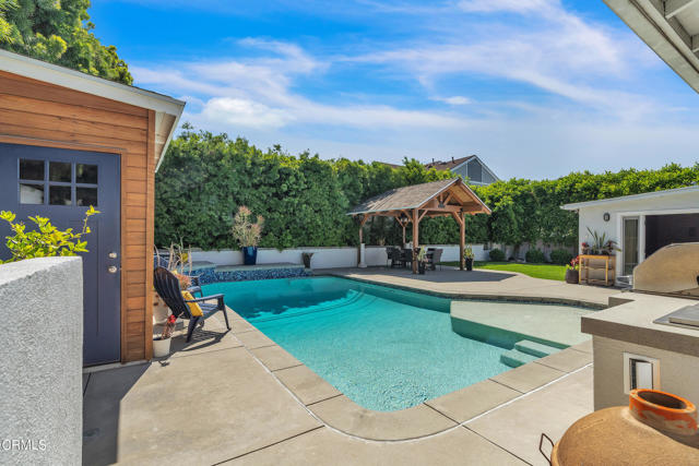 208 Fowler Drive, Monrovia CA: https://media.crmls.org/mediaz/aa4332e4-308d-4589-8afb-ebeb25e68c4a.jpg