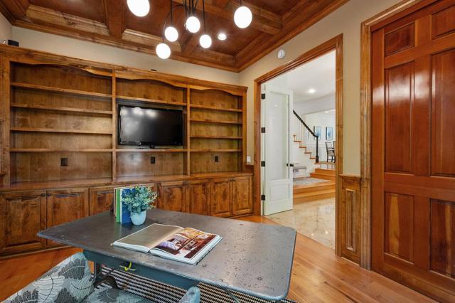 1509 Los Montes Drive, Burlingame CA: https://media.crmls.org/mediaz/aa43510c-39ff-4f05-8ff0-88d17c5d4675.jpg