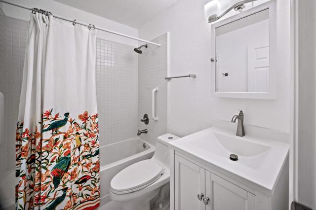 820 Casanova Avenue, Monterey CA: https://media.crmls.org/mediaz/aa43bda6-1a1f-4275-b96c-da2038982726.jpg