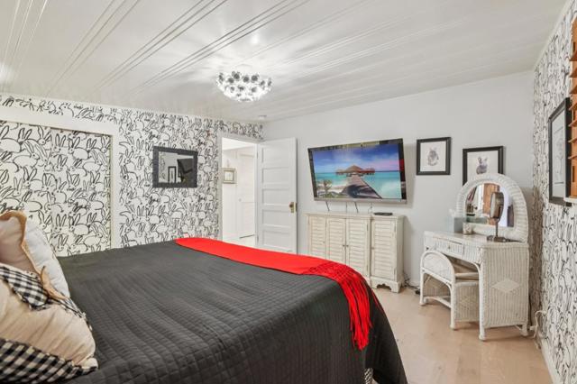 14262 Laurel Place, Guerneville CA: https://media.crmls.org/mediaz/aa43df47-6dc4-4092-a1e9-50419f060935.jpg