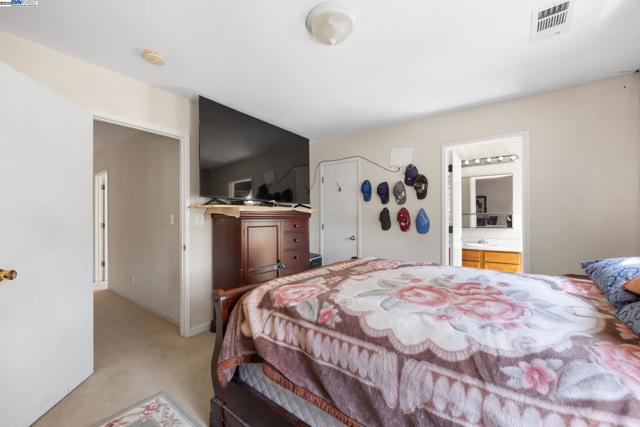 515 Alamo Ave, Richmond CA: https://media.crmls.org/mediaz/aa43f1c5-f0cd-4b1f-bac8-43b22bf09fed.jpg