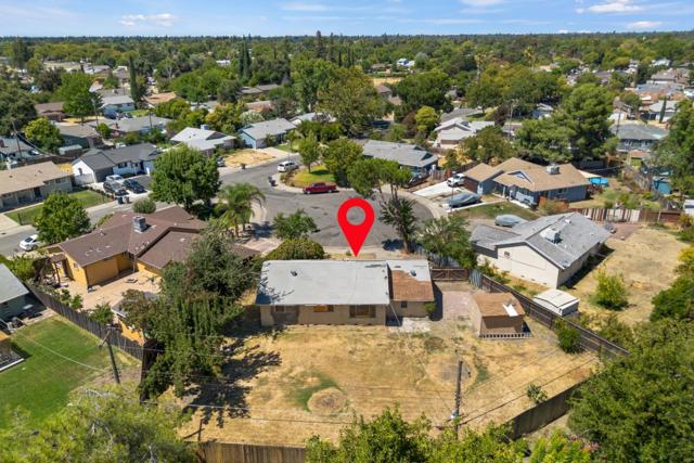 7541 19th Street, Sacramento CA: https://media.crmls.org/mediaz/aa4431c3-4acb-4078-b990-48c2eab5a411.jpg