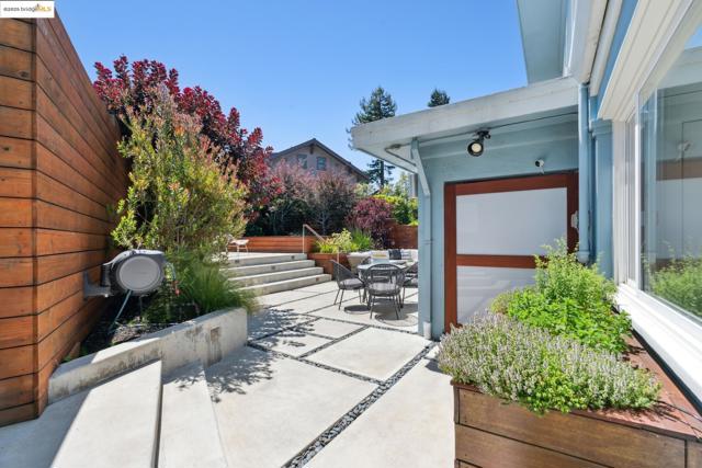 321 Glendale Ave., Oakland CA: https://media.crmls.org/mediaz/aa4434f6-ba4a-4b3d-b0b5-9403c496a5a8.jpg