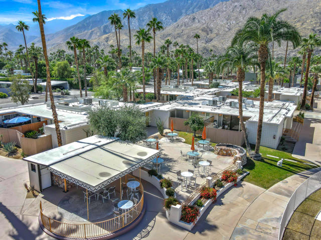 1111 E Palm Canyon Drive, Palm Springs CA: https://media.crmls.org/mediaz/aa44631a-d11f-4792-91ac-d47c908c7229.jpg