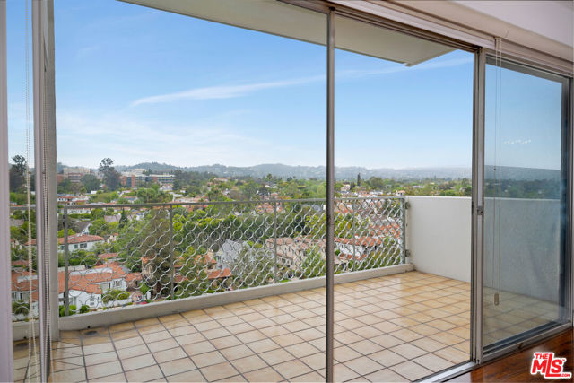 10787 Wilshire Boulevard, Los Angeles CA: https://media.crmls.org/mediaz/aa455388-5f45-4b3c-a739-d5cbe0985187.jpg