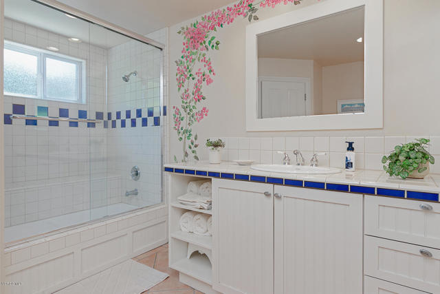 2167 Palomar Avenue, Ventura CA: https://media.crmls.org/mediaz/aa457c71-96e8-4a77-9394-02ff4430c16c.jpg