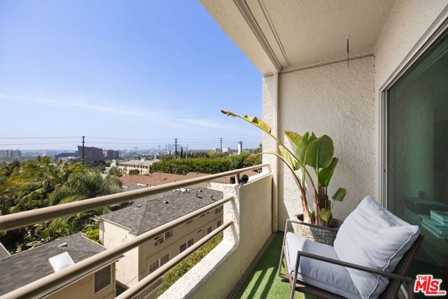 1131 Alta Loma Road, West Hollywood CA: https://media.crmls.org/mediaz/aa4701c2-5b35-47df-b754-d74e34b996a9.jpg
