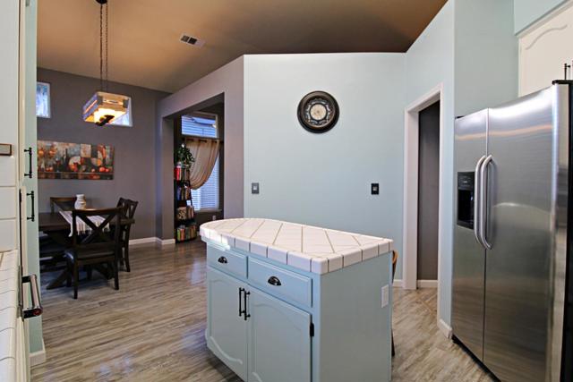 778 Mission Ridge Drive, Manteca CA: https://media.crmls.org/mediaz/aa477715-9ad9-4fd9-9b35-fde293e1295e.jpg