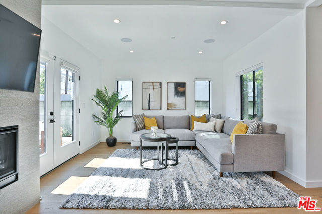 1622 S Mansfield Avenue, Los Angeles CA: https://media.crmls.org/mediaz/aa48bfa4-1327-4123-8c25-858bc06c2287.jpg