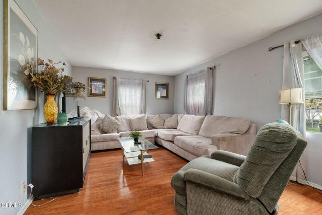1151 Grant Line Street, Santa Paula CA: https://media.crmls.org/mediaz/aa48cd73-229c-473b-bf59-8b9553e5693e.jpg