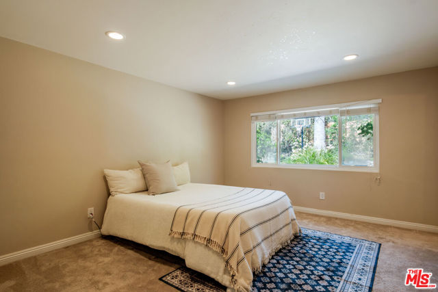 3194 Rossini Place, Topanga CA: https://media.crmls.org/mediaz/aa4933c7-a50b-46fb-a651-92d8fc10dfbb.jpg