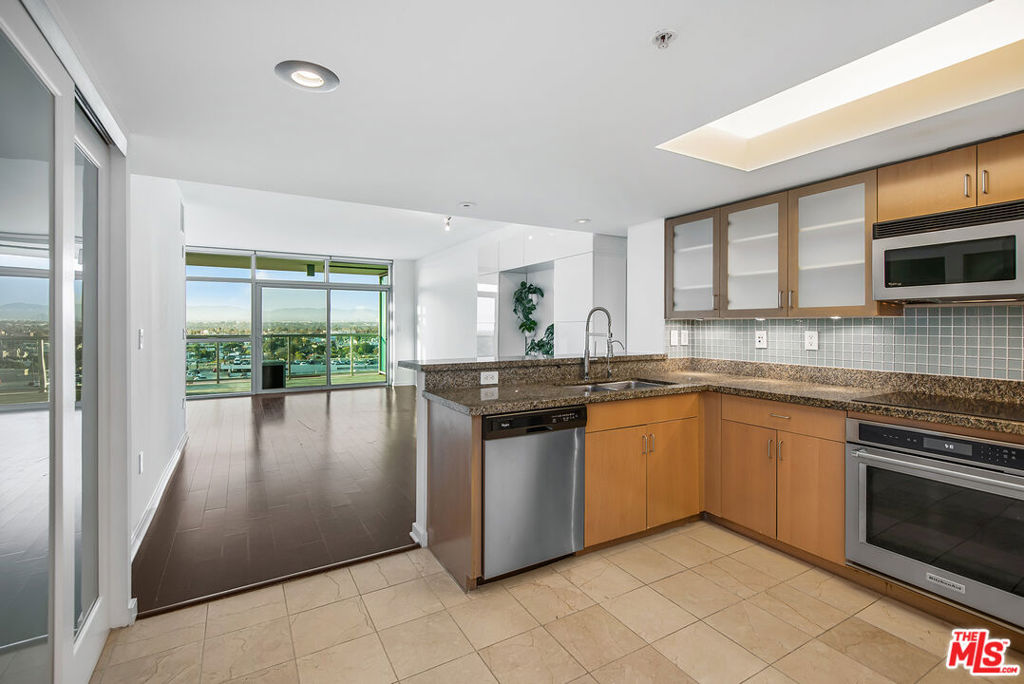 13700 MARINA POINTE Drive #1019