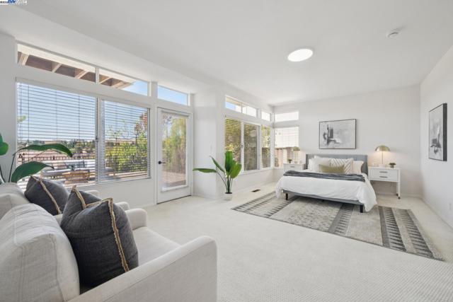447 Donner Way, San Ramon CA: https://media.crmls.org/mediaz/aa49e4d3-8530-4b78-9979-bffe3cb318ef.jpg