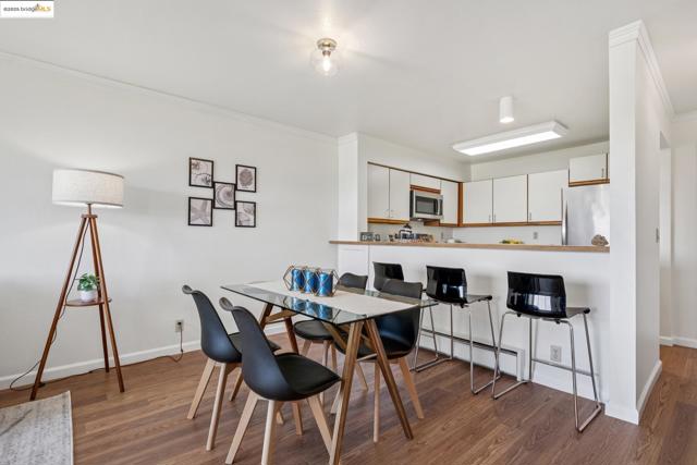 1205 Melville Sq, Richmond CA: https://media.crmls.org/mediaz/aa4aa684-ae0b-45bc-99dc-82ec80b3c5c7.jpg