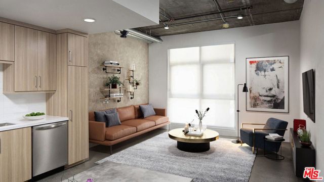 695 S Santa Fe Avenue, Los Angeles CA: https://media.crmls.org/mediaz/aa4ad1f3-9fc0-4d6e-9442-ec2e181ef9de.jpg