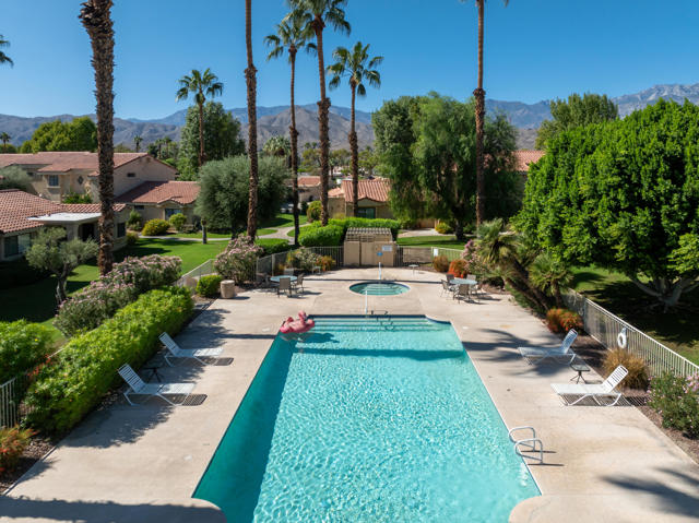34041 Calle Mora, Cathedral City CA: https://media.crmls.org/mediaz/aa4b1790-e91a-4b09-ab10-c815171aa739.jpg