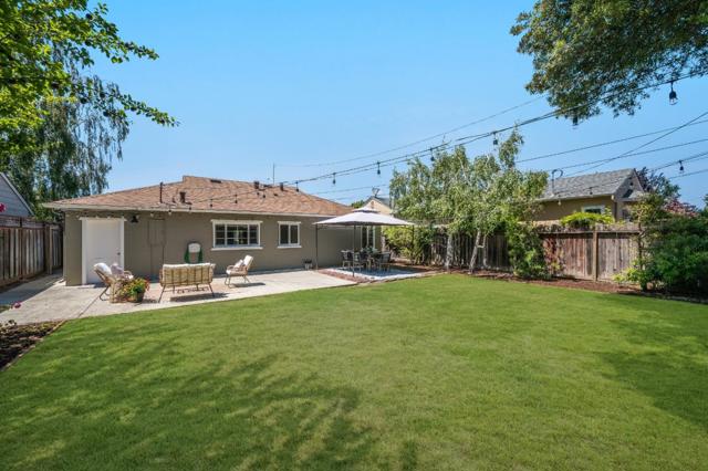 1043 Northwood Drive, San Carlos CA: https://media.crmls.org/mediaz/aa4b77d6-bdc5-4f3d-8599-7bb1f3fb847a.jpg