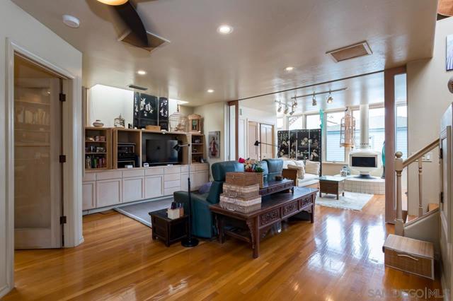 722 724 San Luis Rey Place, San Diego CA: https://media.crmls.org/mediaz/aa4bac9e-f644-43d1-9d7b-2240259e6cd7.jpg