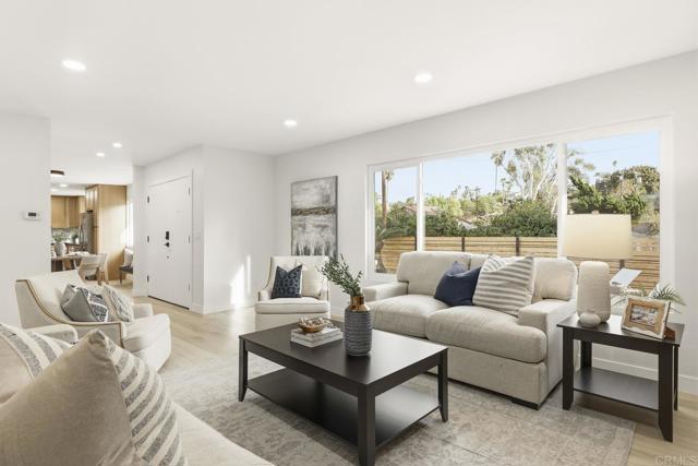 Detail Gallery Image 4 of 43 For 1019 Torole Cir, Vista,  CA 92084 - 3 Beds | 2 Baths