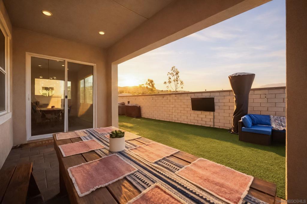 305 Creekview Ct - photo 2