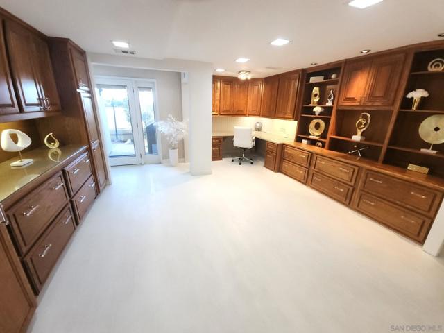 3933 Pinnacle Pl, Escondido CA: https://media.crmls.org/mediaz/aa4cf6e1-f08d-481c-a8bf-e5134c596864.jpg