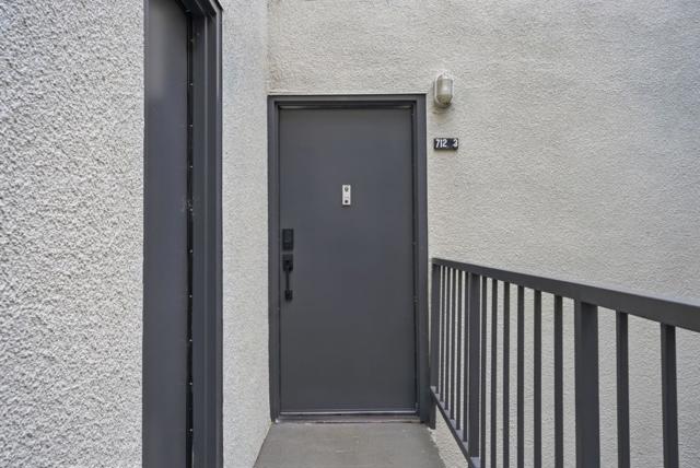 1 Appian Way, South San Francisco CA: https://media.crmls.org/mediaz/aa4d52e7-62b5-4335-97b4-4c019528b28e.jpg