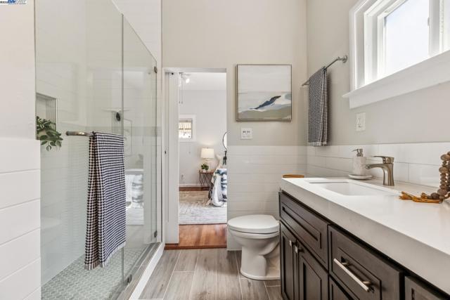 1438 6Th St, Alameda, California 94501, 3 Bedrooms Bedrooms, ,2 BathroomsBathrooms,Single Family Residence,For Sale,6Th St,41109666