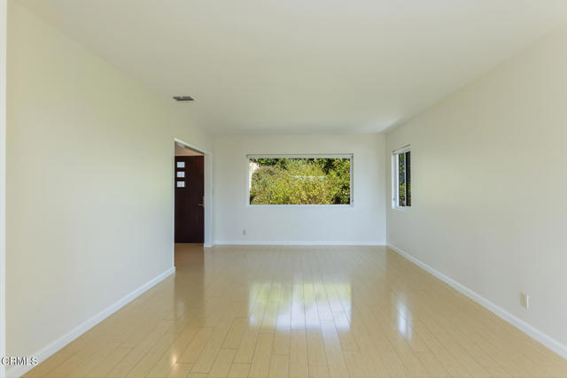 Detail Gallery Image 6 of 40 For 1932 Hilldale Dr, La Canada Flintridge,  CA 91011 - 4 Beds | 2/1 Baths