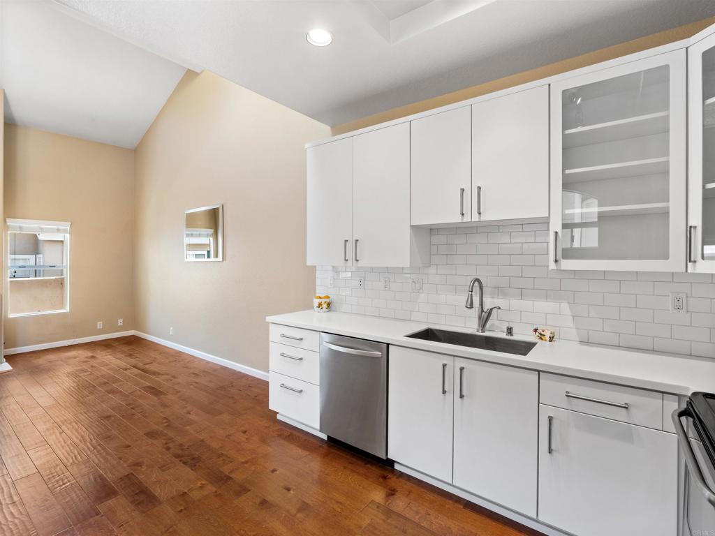 7275 Calabria Ct - photo 6