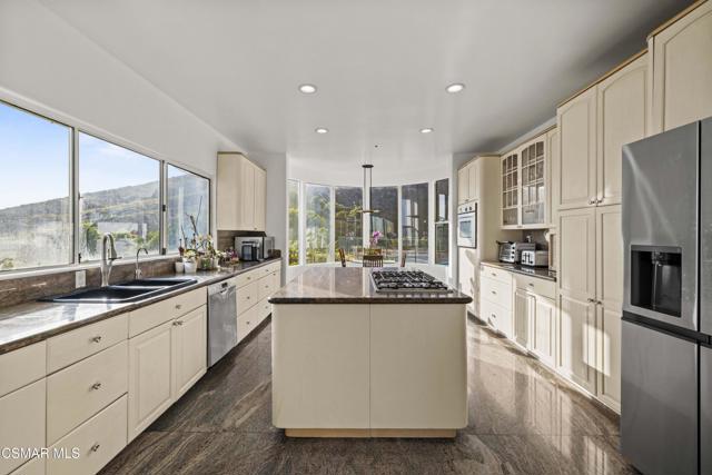 31505 Pacific Coast Highway, Malibu CA: https://media.crmls.org/mediaz/aa4e84f6-08fe-45bb-a0ff-7c3a648dd5dc.jpg