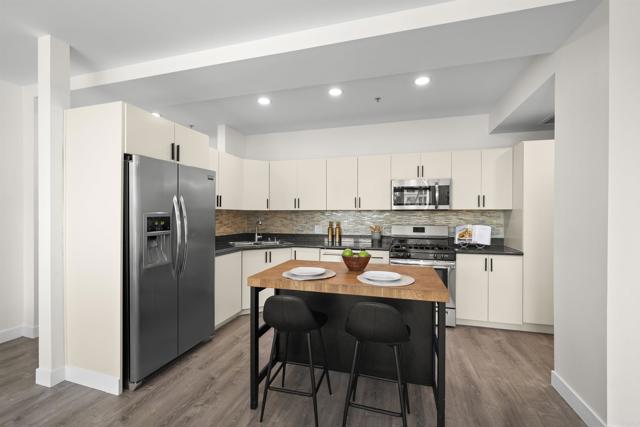 1551 4Th Avenue, San Diego CA: https://media.crmls.org/mediaz/aa4eeb81-e68f-48b4-bf81-27af566ff390.jpg