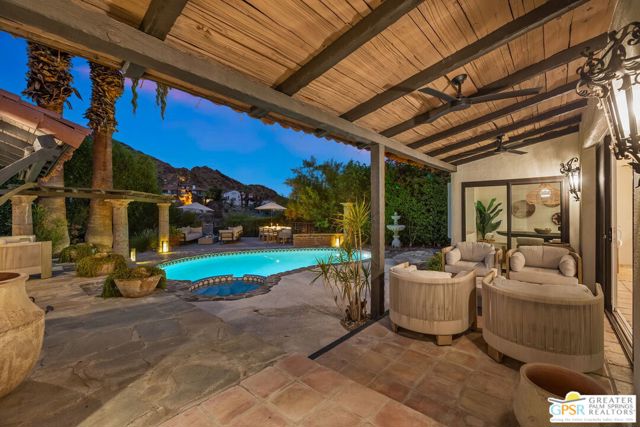 370 W Crestview Drive, Palm Springs, CA 92264