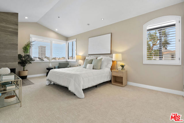 2142 Century Park Lane, Los Angeles CA: https://media.crmls.org/mediaz/aa4f77c0-afac-4261-be7d-1a8e7a3de2dc.jpg