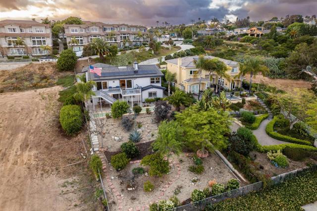 4235 Harrison Street, Carlsbad CA: https://media.crmls.org/mediaz/aa4fb4f3-92fc-40d1-9ebb-16db8a1f1965.jpg