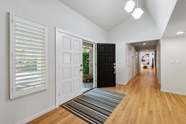 2360 Holly Oak Drive, Danville CA: https://media.crmls.org/mediaz/aa52421b-fb7f-4db3-b2e3-320e2f668954.jpg