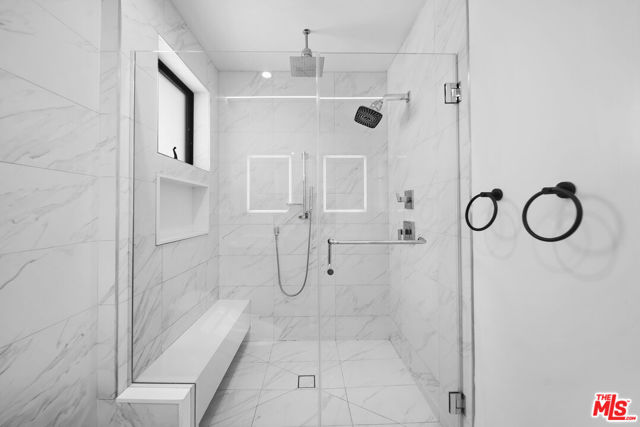 733 N Gramercy Place, Los Angeles CA: https://media.crmls.org/mediaz/aa531294-a4fc-49fe-aba3-e2a093c002e6.jpg