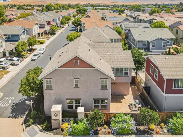 5801 Flora Cmn, Livermore CA: https://media.crmls.org/mediaz/aa532bc4-8651-4314-b1e5-4c38e0a81c85.jpg