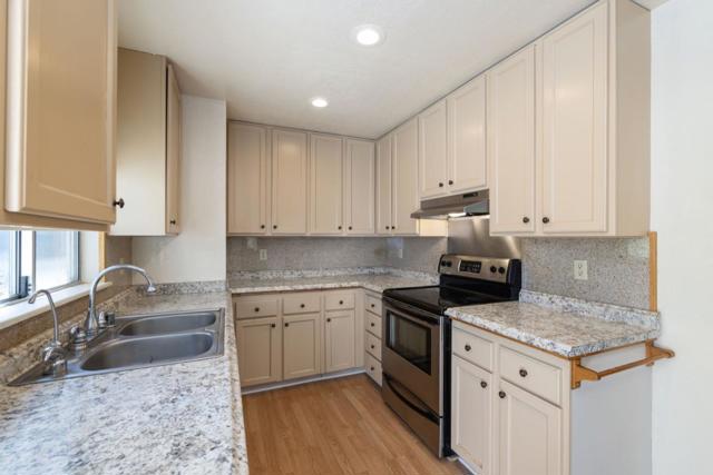 14440 Ridgecrest Road, Royal Oaks CA: https://media.crmls.org/mediaz/aa53aae1-3b39-49ba-bccd-d81353463f19.jpg