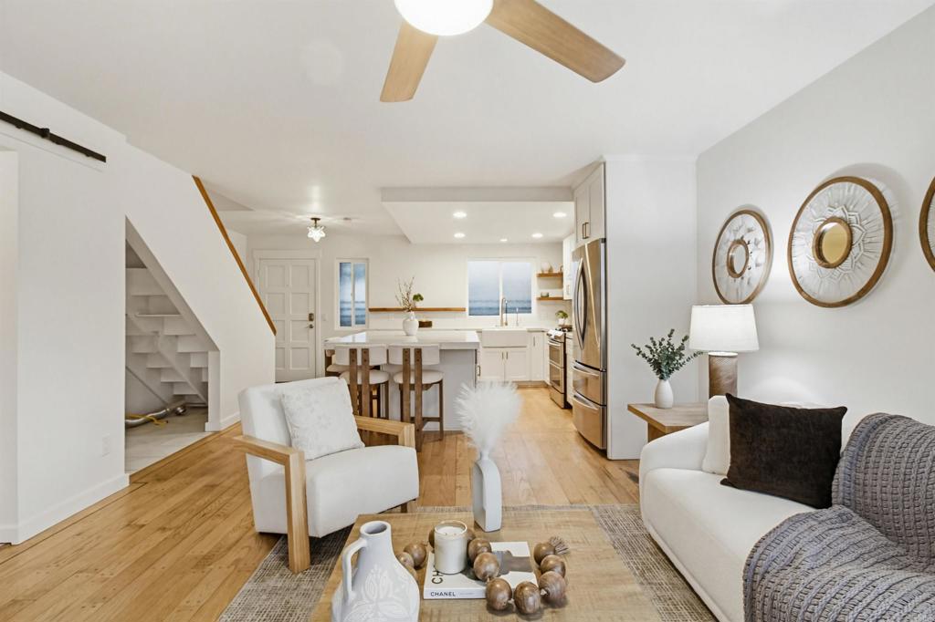 5027 Santa Monica Avenue - photo 9