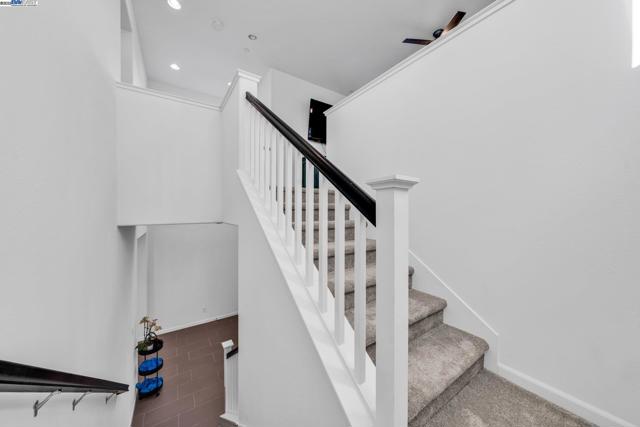 2305 Augusta Ave, Tracy CA: https://media.crmls.org/mediaz/aa5459b6-c474-4b3a-857a-14b98ba58d44.jpg