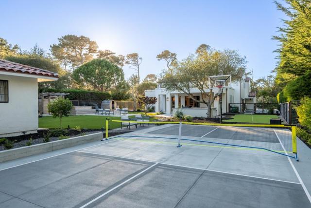 543 Asilomar Boulevard, Pacific Grove CA: https://media.crmls.org/mediaz/aa54d450-0c43-4689-9c3c-109f484dbf5b.jpg