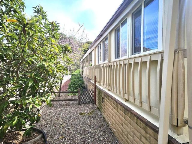 Detail Gallery Image 3 of 19 For 8975 Lawrence Welk Dr #424,  Escondido,  CA 92026 - 2 Beds | 2 Baths