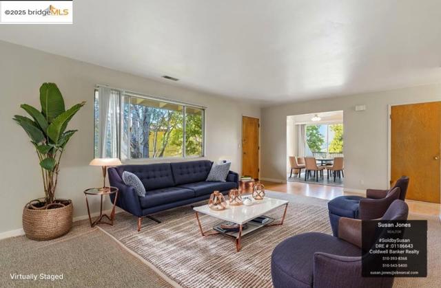 4336 Rilea Way, Oakland CA: https://media.crmls.org/mediaz/aa552636-300b-48d4-822a-95ffd592d447.jpg