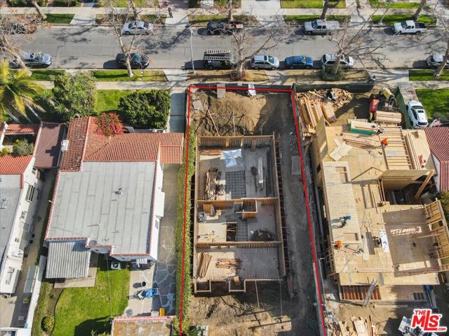 341 S Canon Drive, Beverly Hills CA: https://media.crmls.org/mediaz/aa5572c9-e952-4224-b53f-7e5a3bdd6f73.jpg