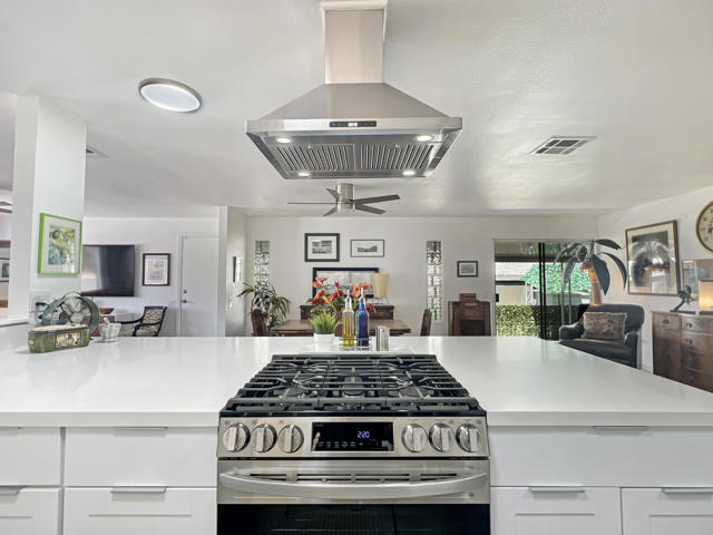49305 Highway 74, Palm Desert CA: https://media.crmls.org/mediaz/aa55cfac-41e1-4d47-bf79-5ac67c57146a.jpg