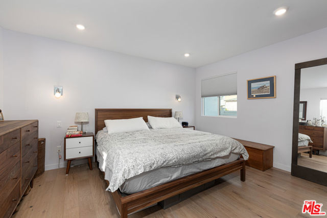 1005 N Alexandria Avenue, Los Angeles CA: https://media.crmls.org/mediaz/aa55ffaf-883a-4668-9b0b-26b90d235c2e.jpg