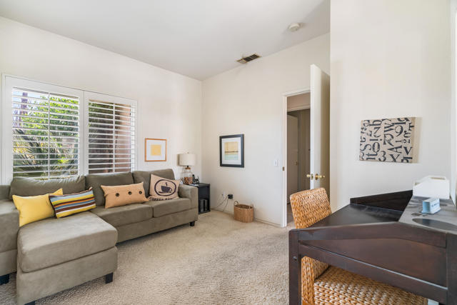 78948 Waterford Lane, Palm Desert CA: https://media.crmls.org/mediaz/aa56d7bf-5759-4e28-9328-795494abd419.jpg