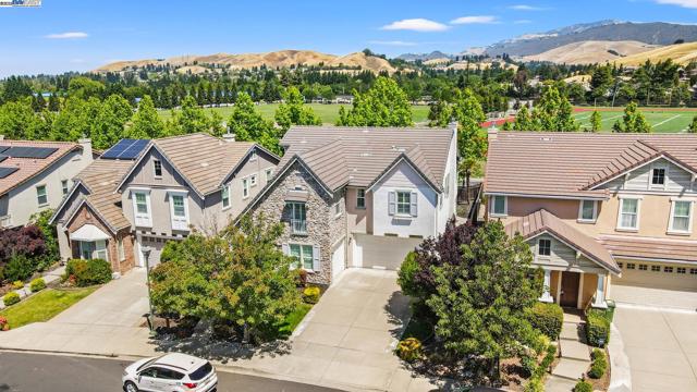 1736 Cottswald St, Danville CA: https://media.crmls.org/mediaz/aa56dc1b-ae39-4c05-8e12-ab72afff52a0.jpg