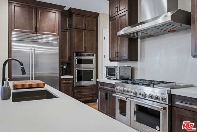 11728 Canoga Avenue photo 9