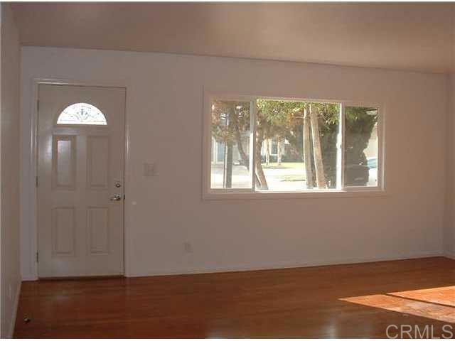 Detail Gallery Image 6 of 13 For 7101 Teasdale Ave., San Diego,  CA 92122 - 3 Beds | 2 Baths